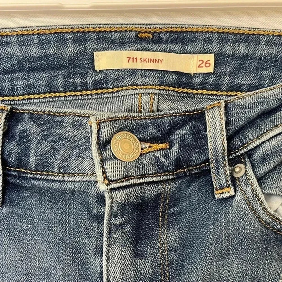 Levi’s 711 Skinny Jeans - Picture 2 of 5